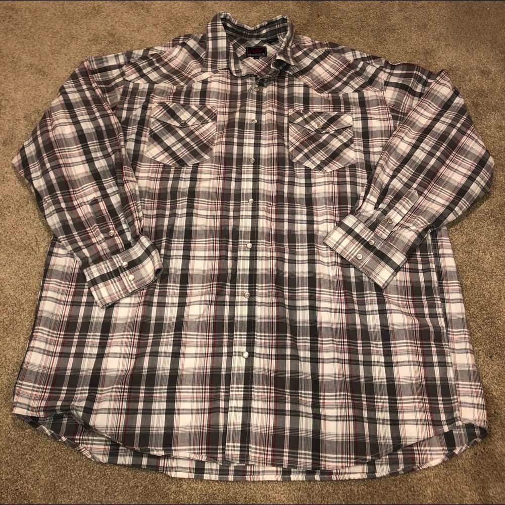 Flawless Roper western style button up shirt !